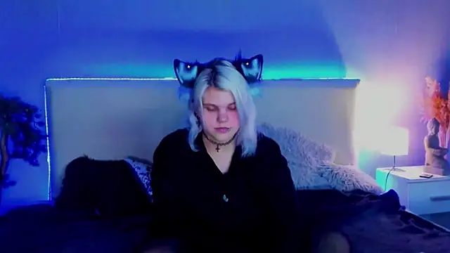 JoannLowe online show from March 2025 12:00:01 AM