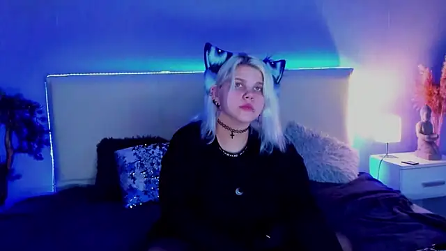 JoannLowe online show from March 2025 08:23:02 PM