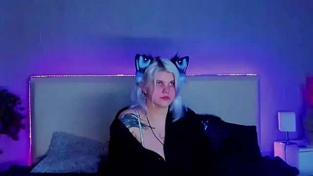 JoannLowe online show from February 2025 11:59:01 PM