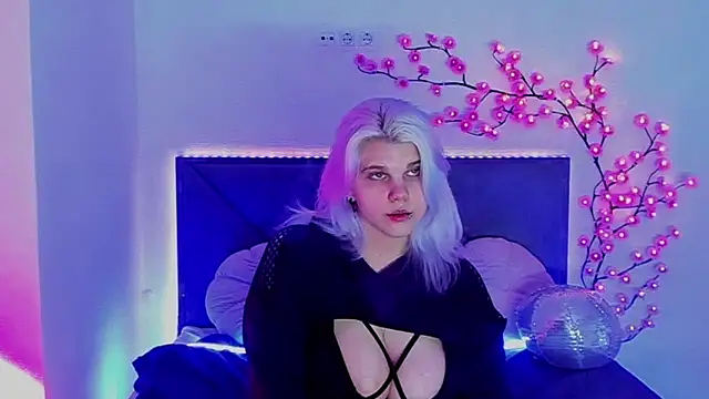 JoannLowe online show from March 2026 08:22:01 PM