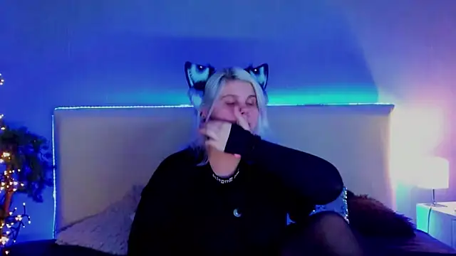 JoannLowe online show from March 2025 07:10:02 PM