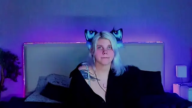 JoannLowe online show from February 2025 08:53:02 PM