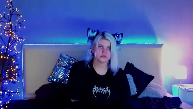 JoannLowe online show from March 2025 07:17:01 PM