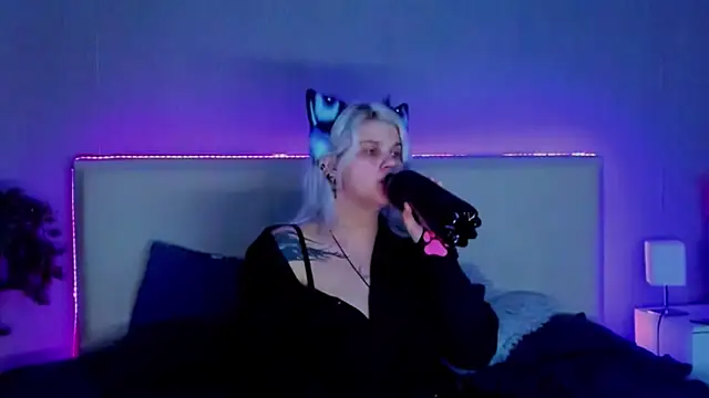 JoannLowe online show from March 2025 08:03:02 PM