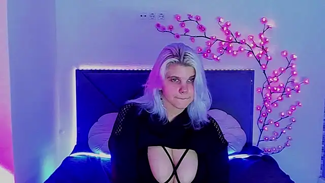 JoannLowe online show from February 2026 08:20:01 PM