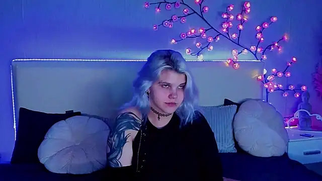 JoannLowe online show from September 2025 08:15:02 PM