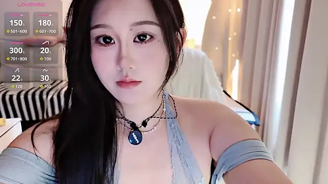 QQ-tutu online show from February 2026 02:44:02 AM