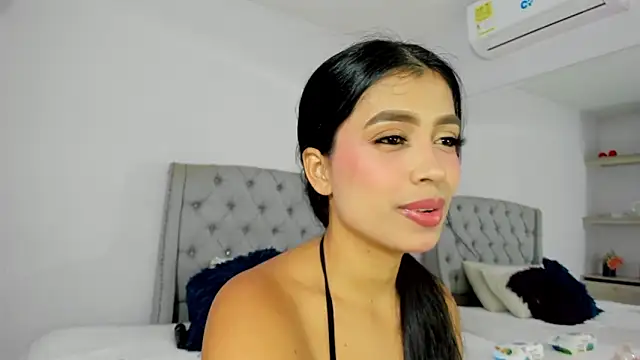 TianaReedd online show from October 2025 01:12:02 PM
