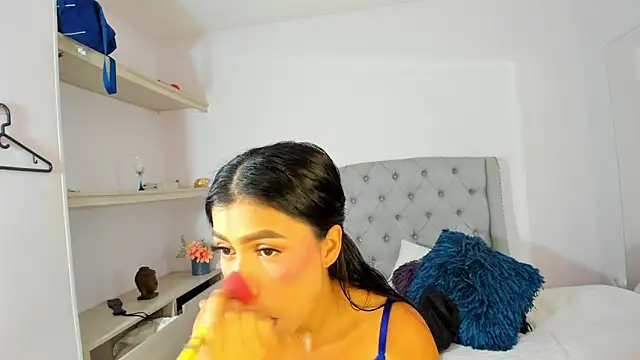 TianaReedd online show from October 2025 12:40:02 PM