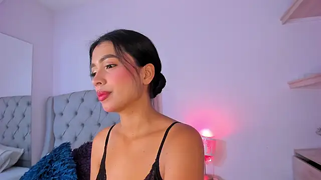 TianaReedd online show from September 2025 12:47:02 PM