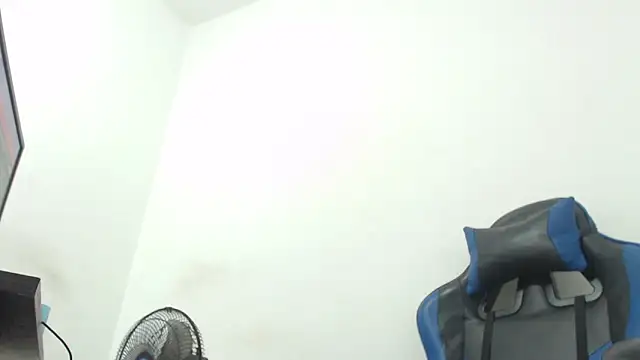 sinay024 online show from December 2025 08:39:01 PM