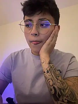 Ashley Chriss online show from February 2025 12:05:01 AM