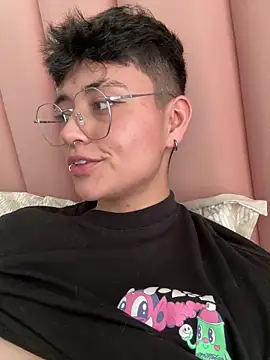 Ashley Chriss online show from February 2025 10:00:01 PM