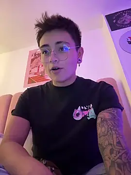 Ashley Chriss online show from September 2025 11:32:01 PM