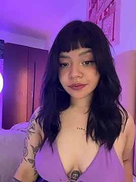 Ashley Chriss online show from December 2025 07:02:02 AM