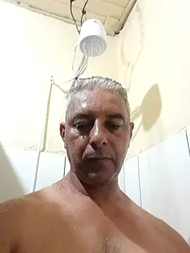 Snapshot of gordonunes chatting on December 2025 01:39:01 AM gordonunes online show from December 2025 01:39:01 AM