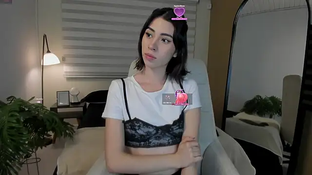 Catyloves online show from April 2026 10:23:02 PM