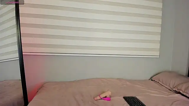 Catyloves online show from September 2025 10:35:02 PM