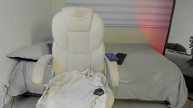 Catyloves online show from December 2025 10:23:01 PM