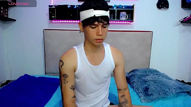 Snapshot of Tayson_Rivers chatting on March 2025 09:00:02 PM Tayson Rivers online show from March 2025 09:00:02 PM