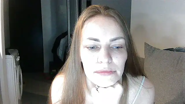 Snapshot of AnnaDiamond1 chatting on July 2026 10:32:02 PM AnnaDiamond1 online show from July 2026 10:32:02 PM