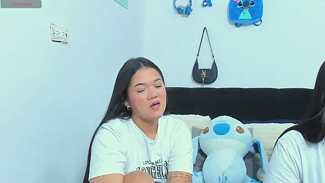 sara mendez2 online show from December 2025 11:32:02 PM