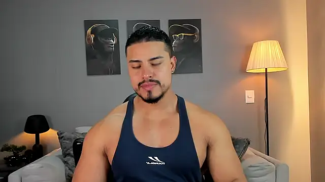 Snapshot of ApoloMakris chatting on November 2025 05:14:02 PM ApoloMakris online show from November 2025 05:14:02 PM