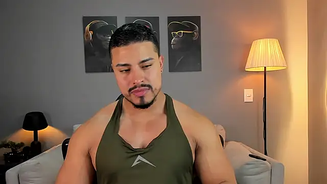 Snapshot of ApoloMakris chatting on November 2025 09:48:02 PM ApoloMakris online show from November 2025 09:48:02 PM