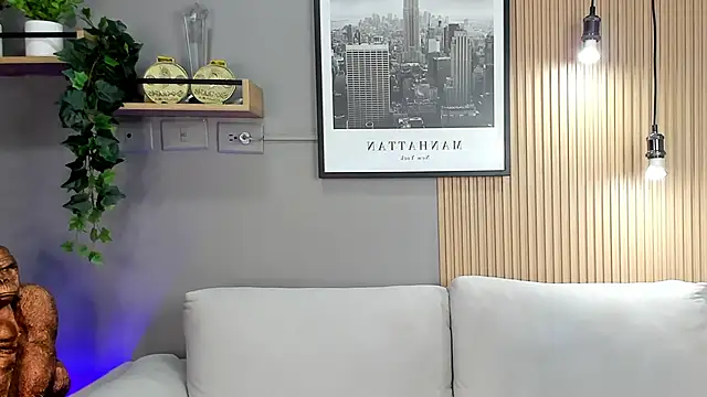 Snapshot of ApoloMakris chatting on October 2025 08:08:01 PM ApoloMakris online show from October 2025 08:08:01 PM