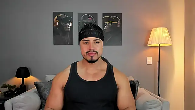 Snapshot of ApoloMakris chatting on November 2025 07:24:02 PM ApoloMakris online show from November 2025 07:24:02 PM