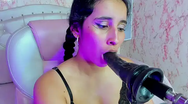 Snapshot of VICTORIA_HOUSTON chatting on February 2025 08:00:01 PM VICTORIA HOUSTON online show from February 2025 08:00:01 PM