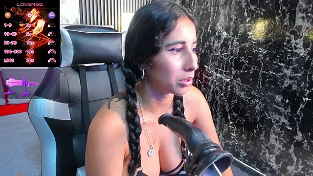 Snapshot of VICTORIA_HOUSTON chatting on October 2025 12:35:01 PM VICTORIA HOUSTON online show from October 2025 12:35:01 PM