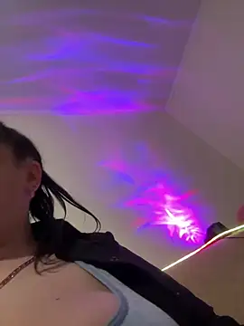 Evelinia online show from October 2025 02:49:02 PM