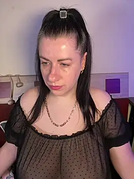 Evelinia online show from June 2026 03:55:01 PM