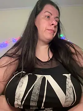 Evelinia online show from April 2026 03:18:01 PM