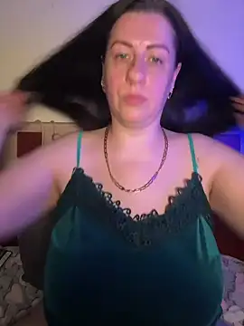 Evelinia online show from May 2026 04:13:01 PM