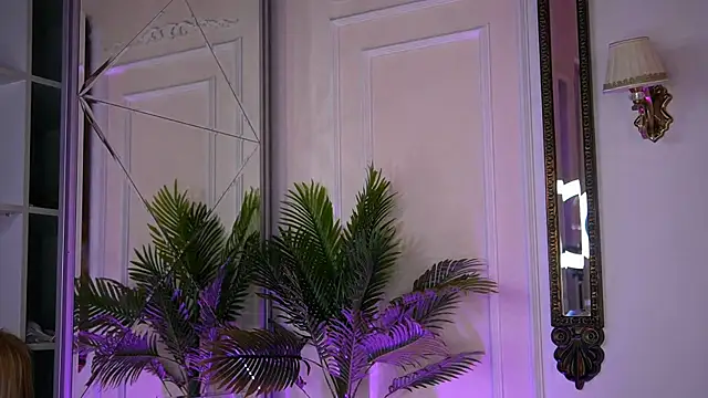 Snapshot of AdelineKing chatting on March 2025 02:48:01 AM AdelineKing online show from March 2025 02:48:01 AM