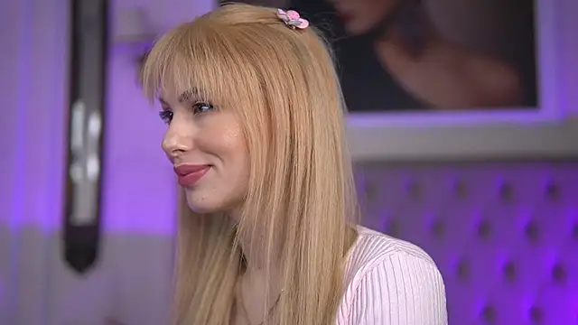 Snapshot of AdelineKing chatting on January 2025 06:16:01 AM AdelineKing online show from January 2025 06:16:01 AM