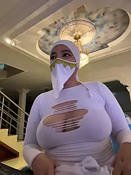 malak nanyy online show from April 2026 11:52:02 PM