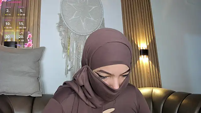 malak nanyy online show from November 2025 09:31:01 AM