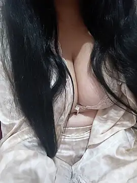 Liyan- online show from October 2025 08:38:01 PM