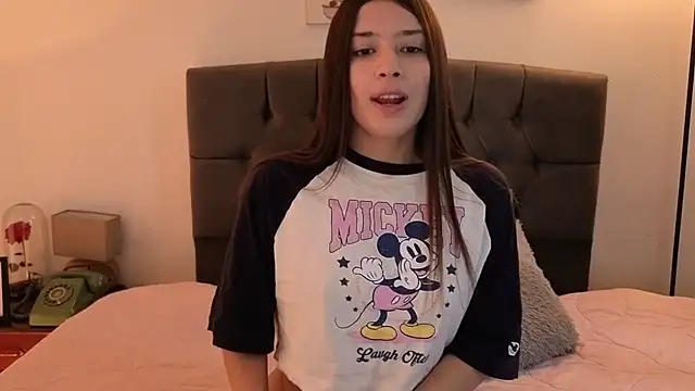 Emma Lombardi online show from April 2026 01:24:01 PM