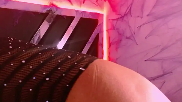 MelannyTylor online show from October 2025 07:00:01 PM