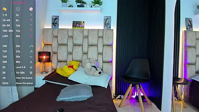 little sophie18 online show from November 2025 07:52:02 PM