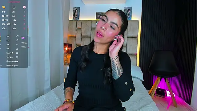 little sophie18 online show from April 2026 08:37:01 PM