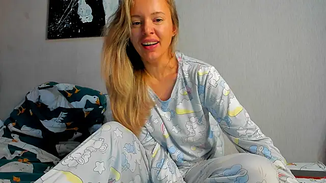 foxy blond online show from November 2025 12:22:01 AM