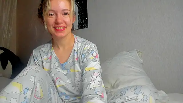 foxy blond online show from December 2025 12:22:01 AM