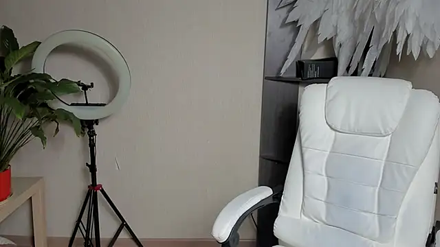 foxy blond online show from September 2025 12:11:01 AM