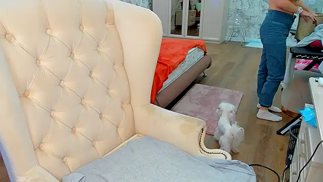 foxy blond online show from March 2026 12:48:02 AM