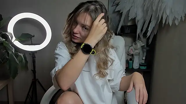 foxy blond online show from September 2025 12:11:01 AM